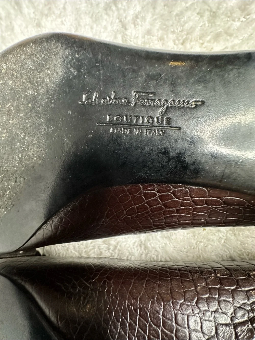 Vintage Salvatore Ferragamo Brown Croc Embossed Leather Pumps Loafers 7C 7 Wide
